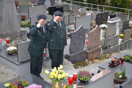 KOMEMORACIJA NA POKOPALIŠČU 16